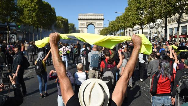 Gelbwesten-Proteste: Zahlreiche Festnahmen in Paris