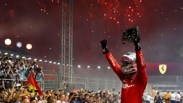 Sebastian Vettel ist nach langer Zeit wieder ein GP-Sieger und eröffnet die Fahrerdebatte bei Ferrari aufs Neue.