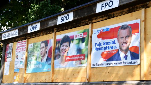 ++ THEMENBILD ++ NR-WAHL: WAHLPLAKATE DER PARTEIEN - ÖVP / SPÖ / FPÖ