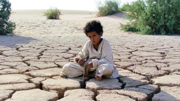 Die jordanisch-britische Produktion „Theeb“ erzählt von einem Beduinenbuben und seinem beschwerlichen Leben in der Wüste