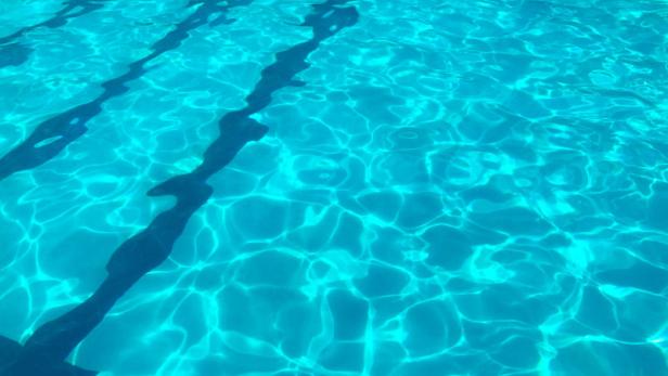 Wien: Mann belästigte 13-Jährige in Schwimmbad