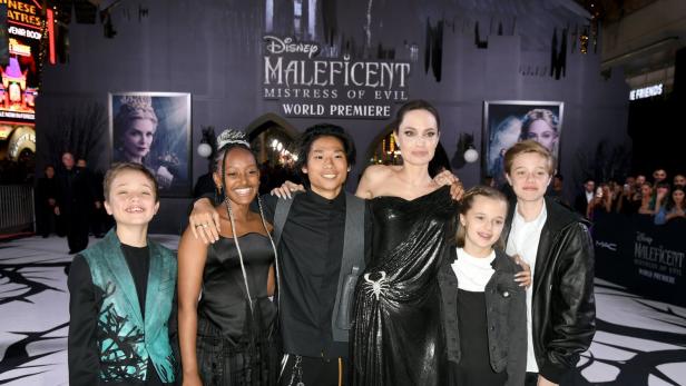 Angelina Jolie mit ihren Kindern bei "Maleficent"-Premiere
