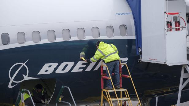 Boeing 737: Neue Probleme mit Rissen bei Flugzeug