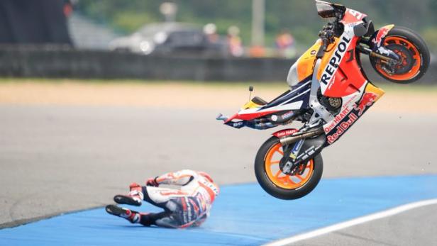 Schwerer Sturz von MotoGP-Weltmeister Marquez in Thailand