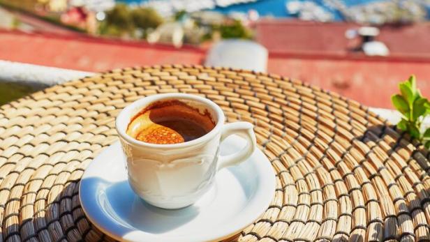 Den Gegenwert eines Espressos kostet uns die EU-Mitgliedschaft pro Person pro Woche