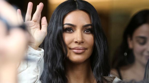 Kim Kardashian ließ ihre Kinder ohne Kanye in Armenien taufen