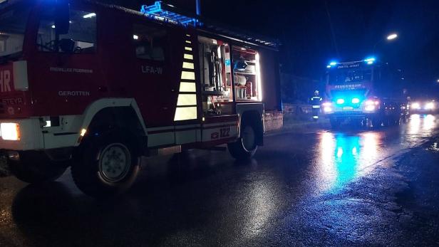 Küche in Flammen: Vater und Sohn mussten ins Krankenhaus