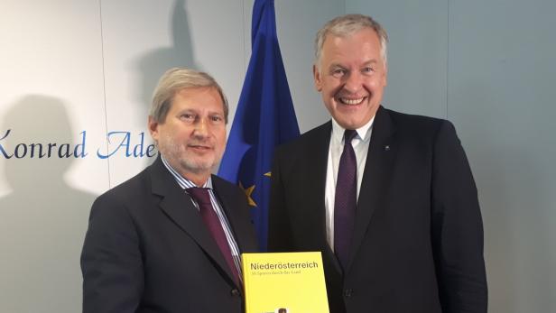 Kommissar Johannes Hahn (li.) mit Europa-Landesrat Martin Eichtinger