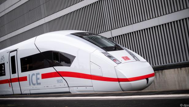 Die Deutsche Bahn will auf grüne Energie umsteigen