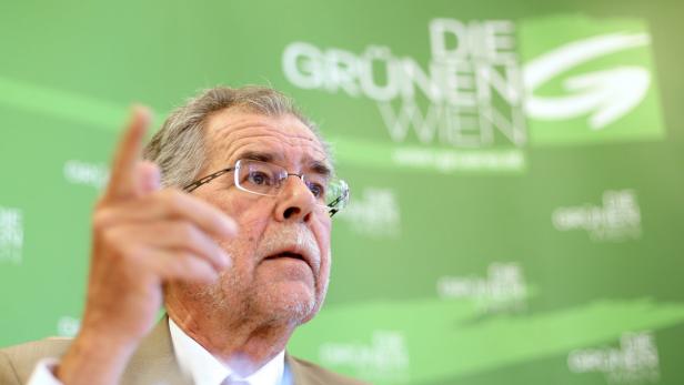 Van der Bellen unterstützt Verkehrsstadträtin Vassilakou bei der Umfrag.