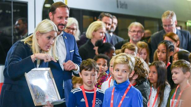 Norwegisches Kronprinzenpaar Haakon und Mette Marit vertrat Gastland Norwegen