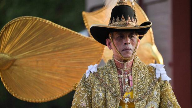 Thailands König nimmt "Ersatzkönigin" alle Titel weg