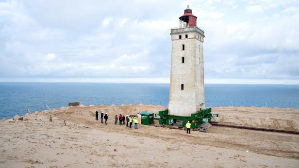 Dänischer Leuchtturm vor Absturz ins Meer gerettet
