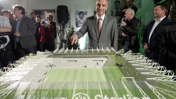 Rapid-Präsident Michael Krammer präsentierte am Mittwoch das Modell des Allianz-Stadions