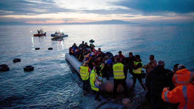 Asyl: Antragszahlen gehen nur noch leicht zurück