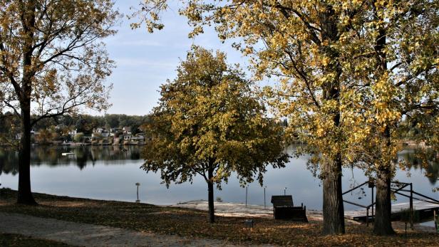 Mieter am Steinbrunner See erhalten in den nächsten Tagen ihre Mietverträge für die kommenden 20 Jahre von der Gemeinde