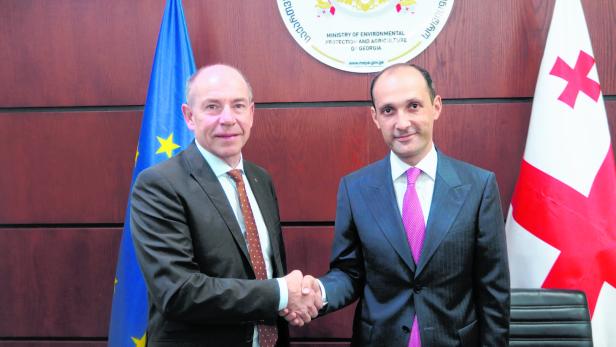 Landesrat Max Hiegelsberger mit dem georgischen Landwirtschaftsminister Levan Davitashvili