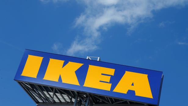 Geldbote vor Ikea bei Schusswechsel verletzt