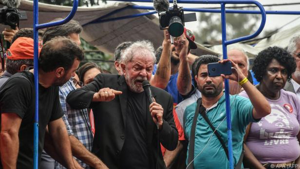 Ex-Präsident Lula sprach vor jubelnden Anhängern