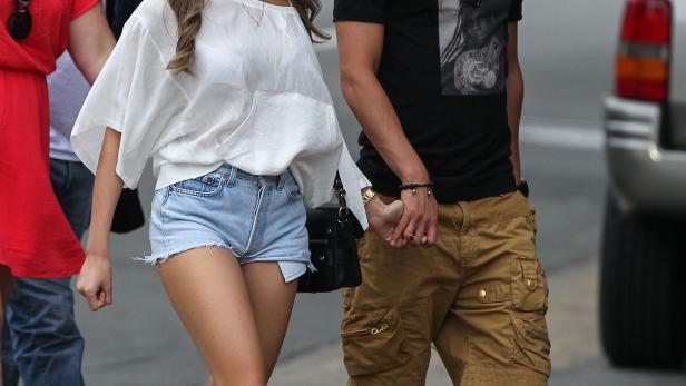 Mesut Özil mit seiner Begleitung in New York.