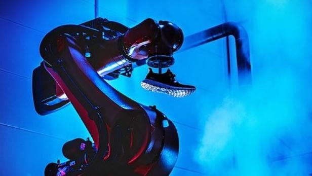 Roboter verlieren ihren Job: Adidas sperrt Hightech-Fabriken zu
