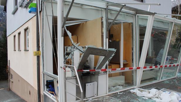Bankomat gesprengt: Zwei Verdächtige bei Verkehrskontrolle gestoppt