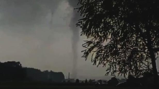 Video-Screenshot vom Tornado bei Gmünd