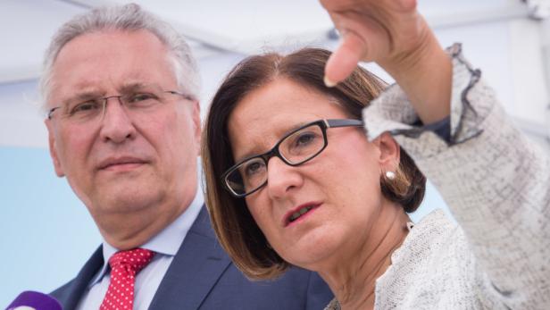 Bayerns Innenminister Joachim Herrmann (CSU) und die österreichische Innenministerin Johanna Mikl-Leitner.