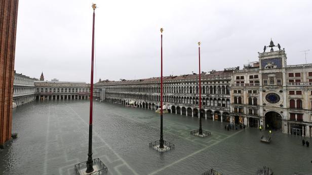 Neue Wassermassen in Venedig: Markusplatz komplett gesperrt