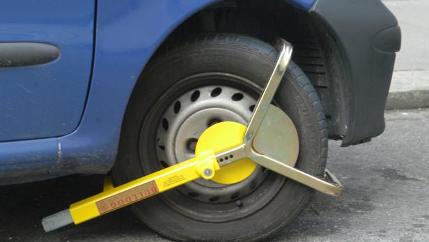 Grüne bremsen Autobahn-Ring aus