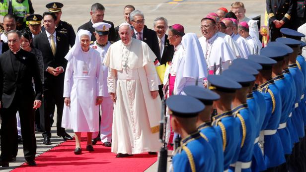 Papst trifft nach Jahrzehnten seine Cousine in Thailand