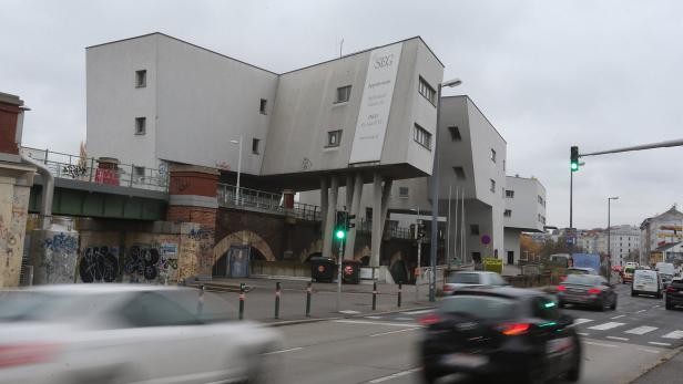 Zaha Hadid Haus Beim Donaukanal Zu Schrage Stararchitektur