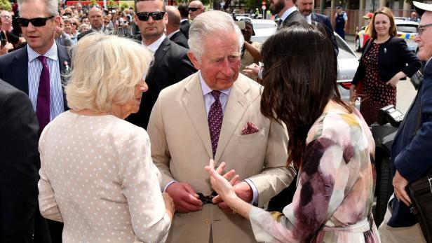 Charles und Camilla mit Premierministerin Jacinda Ardern (r.).