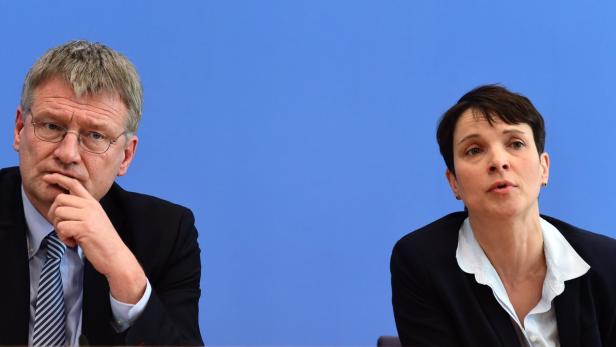 Zwischen den AfD-Chefs klafft eine große Lücke: Frauke Petry Jörg Meuthen.