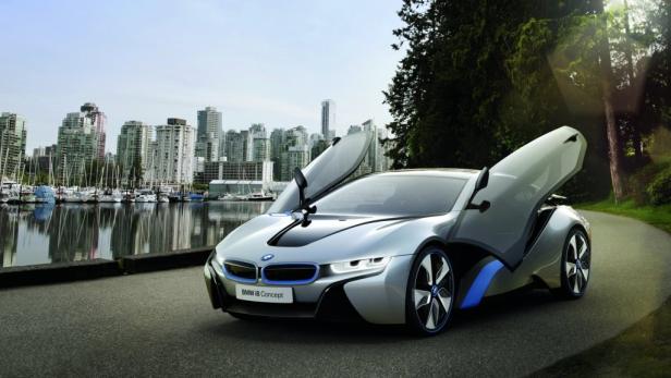 BMW i3 und i8 stehen unter Strom