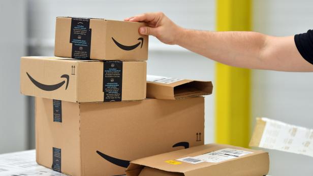 Deutsche Amazon-Beschäftigte legen während Rabattaktion Arbeit nieder