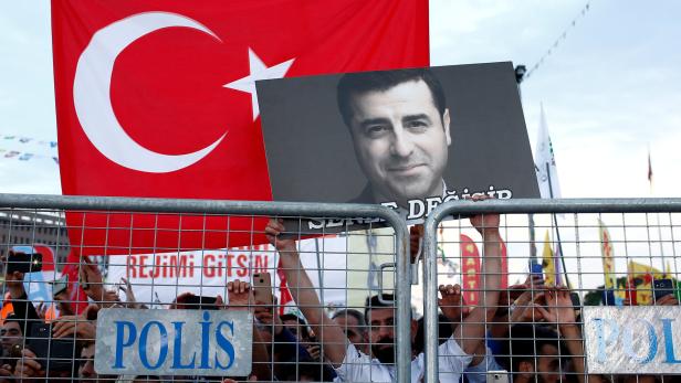 Inhaftierter pro-kurdischer Politiker Demirtas ins Spital verlegt