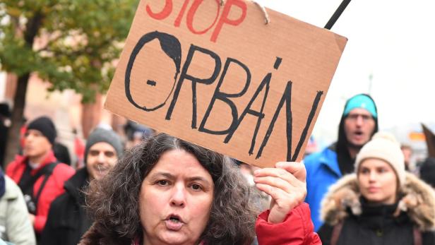 Insiderin kritisiert Orban-Regierung: "Wie eine Soldatentruppe"