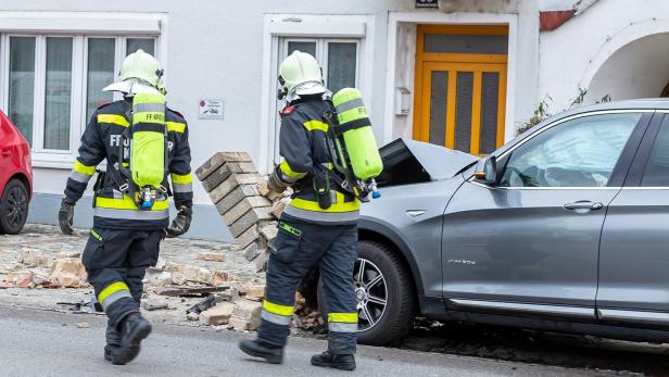 Gas-Austritt nach Autounfall in Krems
