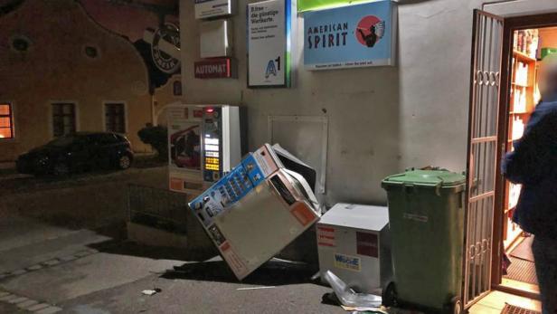 Zigarettenautomat in Neunkirchen mit Knallkörper gesprengt