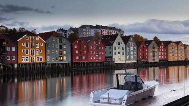 Häuserzeile in Trondheim, Norwegen.