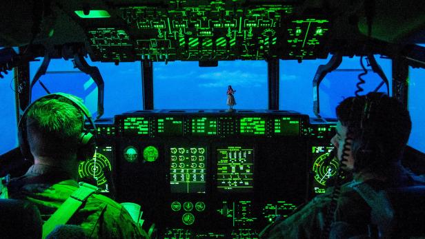 Cockpit der Hercules C-130 (Symbolfoto)