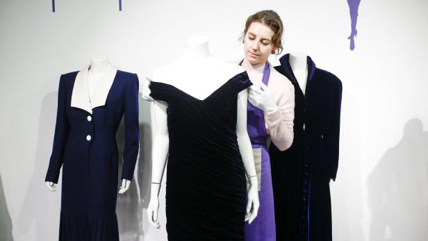 Nach erfolgloser Auktion: Diana-Kleid fand doch Käufer