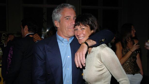Jeffrey Epstein mit Ghislaine Maxwell in New York, März 2005.