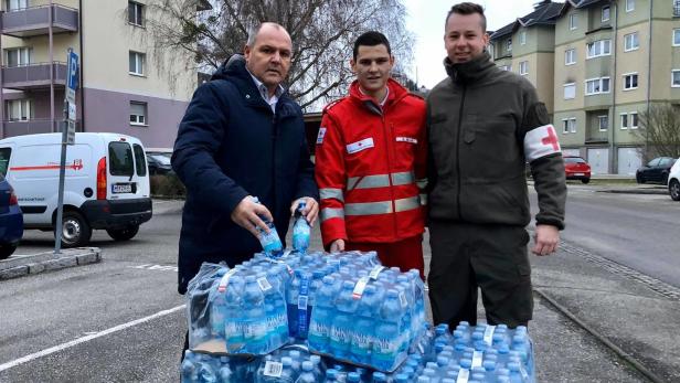 Ybbs ohne Wasser: Bürgermeister und Rotes Kreuz helfen mit