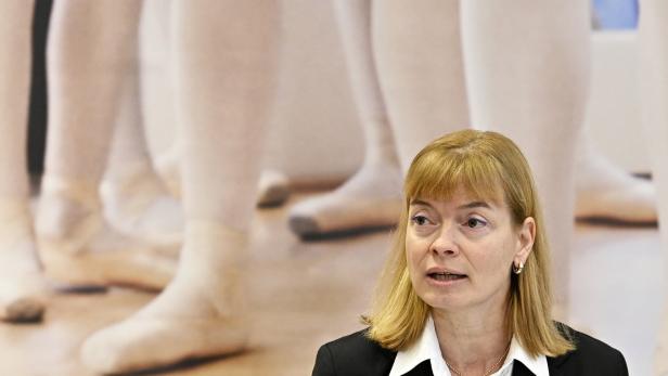 Die Vorsitzende der Untersuchungskommission, Susanne Reindl-Krauskopf, bei der Präsentation des Abschlussberichtes zur Aufklärung und Evaluierung der Vorwürfe gegen die Ballettakademie der Wiener Staatsoper