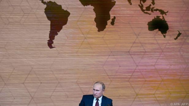 Putin spricht vor Journalisten aus aller Welt