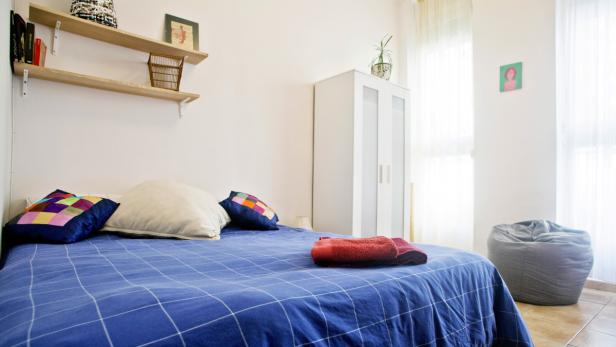 Airbnb vermittelt im Internet gegen Provision Apartments, Zimmer oder Betten.