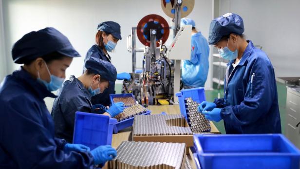 Produktion von Batterie-Zellen in China. Der weitaus größte Teil der E-Auto-Batterien wird in Asien erzeugt