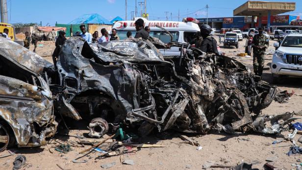 Dutzende Tote und Verletzte bei Bombenanschlag in Mogadischu